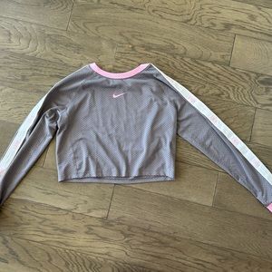 NEW - Nike running crop top